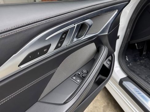 Used 2022 BMW M850i xDrive Coupe image 11