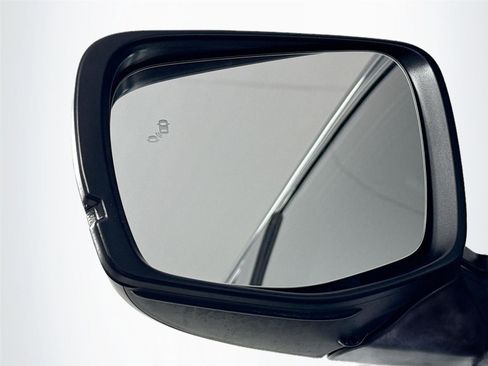 Used 2025 Honda Pilot EX-L image 5