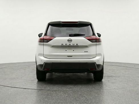 Used 2025 Nissan Rogue SV AWD/4WD image 7