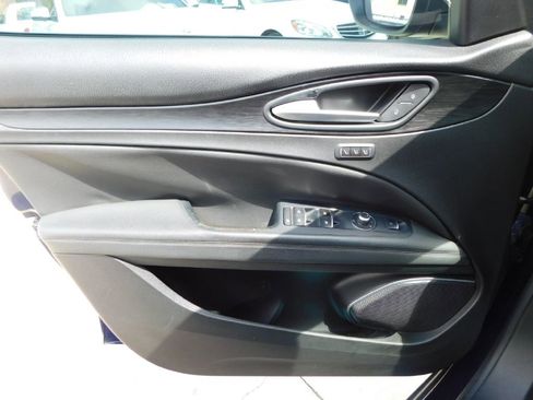 Used 2018 Alfa Romeo Stelvio AWD image 34