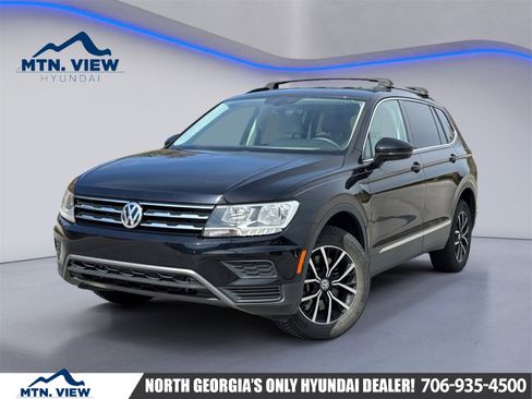 Used 2021 Volkswagen Tiguan SE image 1