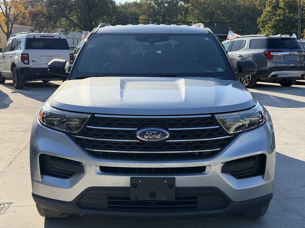 Used 2020 Ford Explorer XLT AWD/4WD image 3