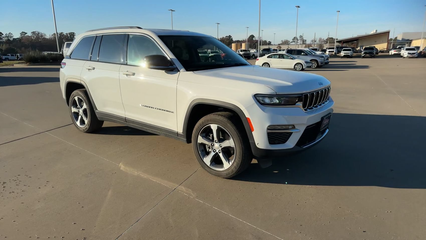 New 2023 Jeep Grand Cherokee 4WD 4xe image 3