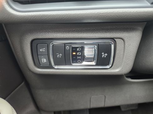 Used 2023 Lincoln Corsair Grand Touring w/ Equipment Group 301A AWD/4WD image 17