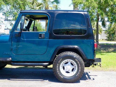 Used 1995 Jeep Wrangler Rio Grande AWD/4WD image 35