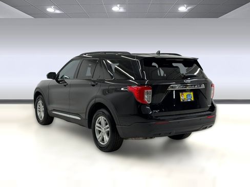 Certified 2023 Ford Explorer XLT AWD/4WD image 2