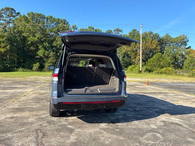 Used 2023 Lincoln Navigator Reserve AWD/4WD image 18