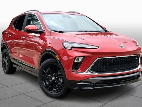 Used 2024 Buick Encore GX Sport Touring image 2