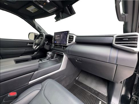 Used 2024 Toyota Tundra Platinum image 31