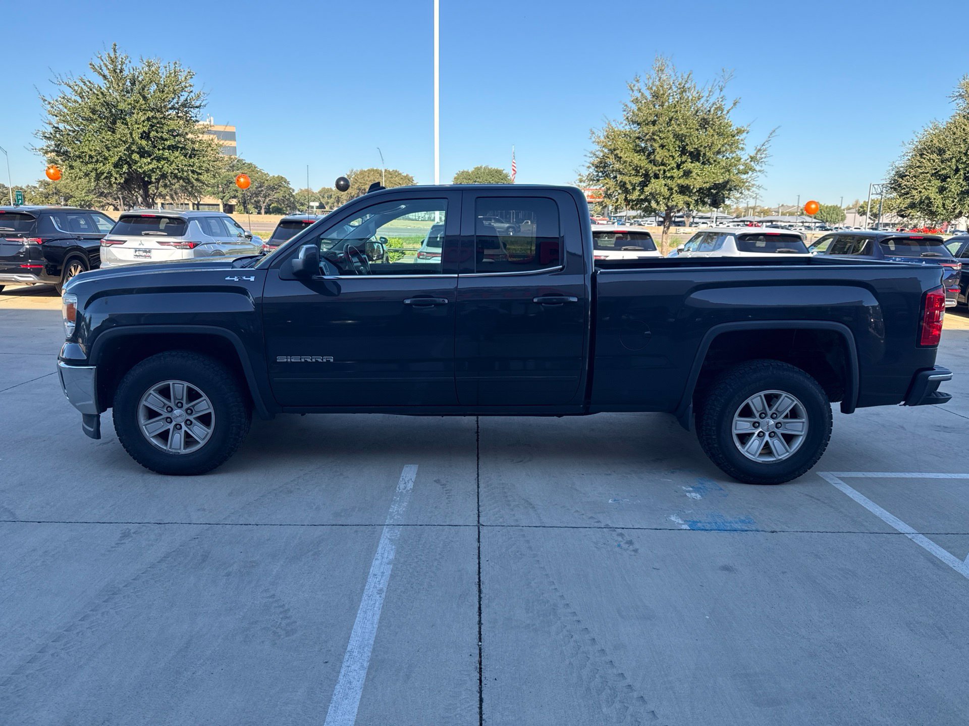 Used 2014 GMC Sierra 1500 SLE AWD/4WD image 3