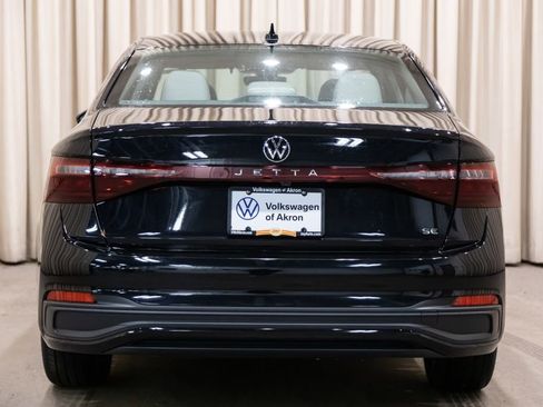 New 2026 Volkswagen Jetta SE FWD image 4
