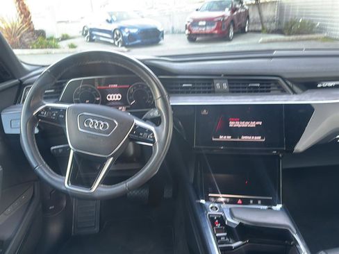 Used 2023 Audi e-tron Premium Plus w/ Premium Plus Package image 10