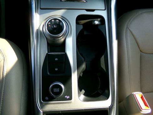 Used 2021 Ford Explorer Limited w/ Hybrid Equipment Group 310A image 21