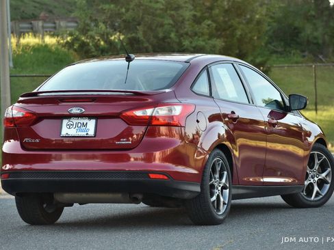 Used 2014 Ford Focus SE w/ Equipment Group 201A FWD image 5