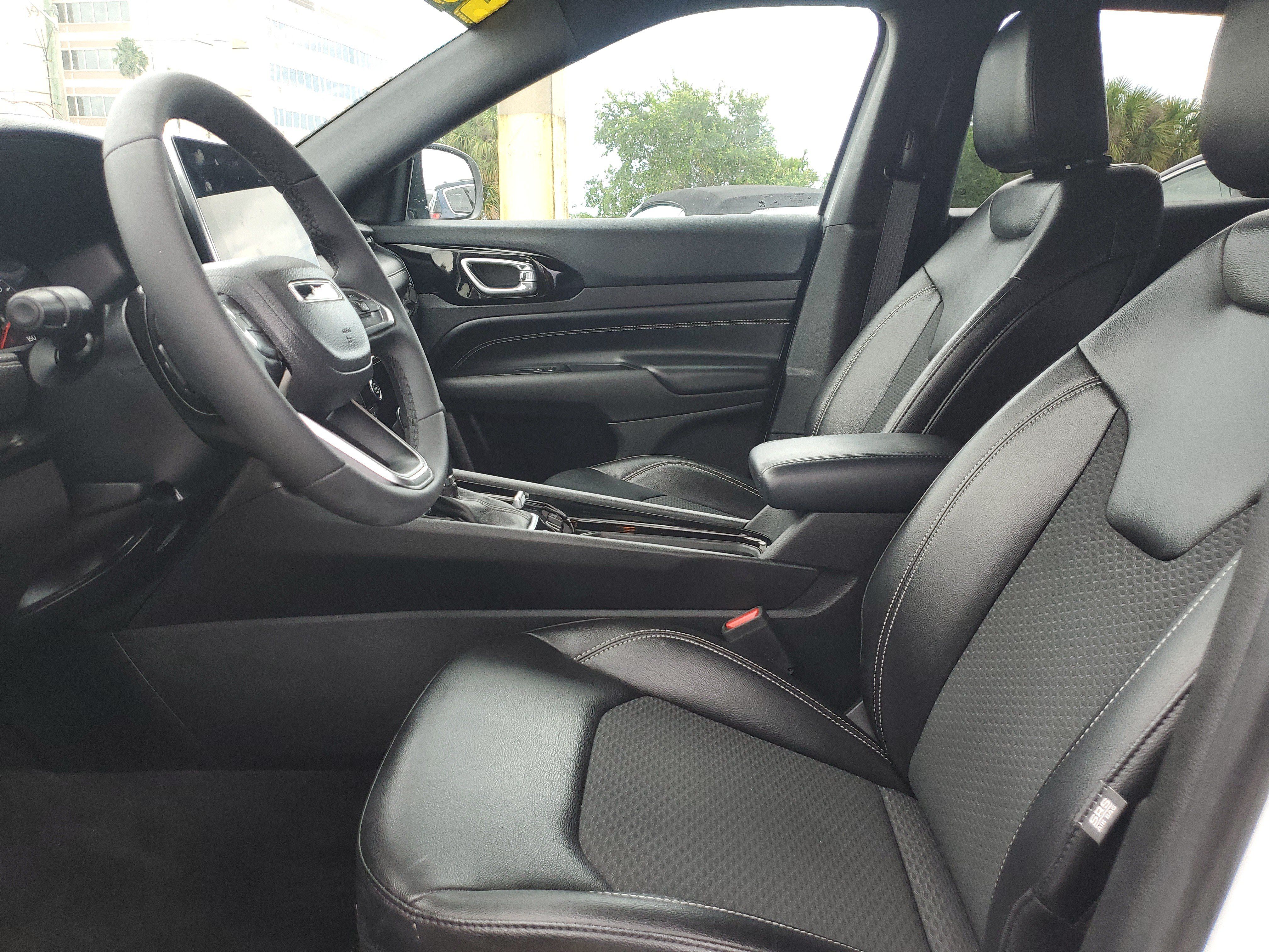 Used 2023 Jeep Compass Latitude AWD/4WD image 15