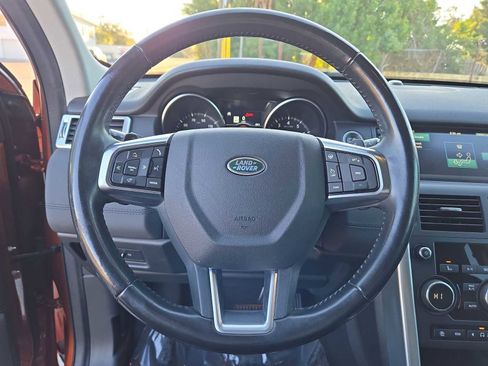 Used 2018 Land Rover Discovery Sport HSE image 29