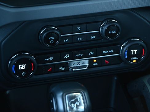 Used 2023 Ford Bronco Everglades image 19