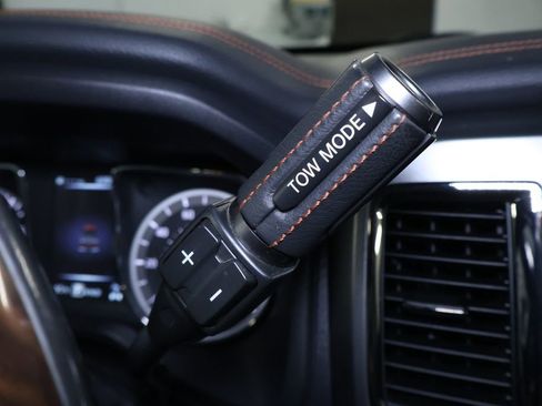 Used 2018 Nissan Titan Platinum Reserve image 24