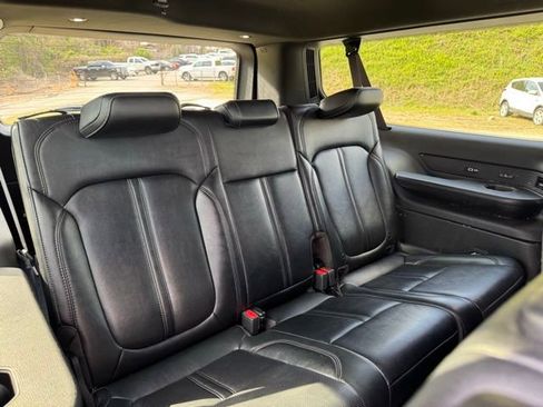 Used 2024 Jeep Wagoneer L Series II w/ Flexible Seating Group AWD/4WD image 21