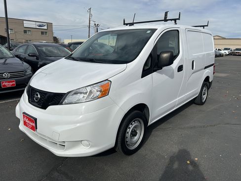 Used 2021 Nissan NV200 S w/ Back Door Glass Package image 2