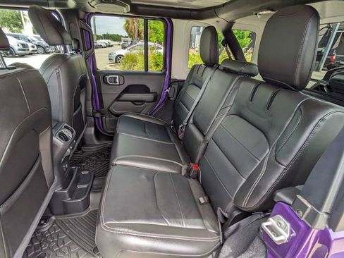 Used 2023 Jeep Wrangler Unlimited Sahara AWD/4WD image 15
