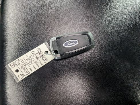 Used 2017 Ford F250 Lariat w/ Lariat Ultimate Package AWD/4WD image 26