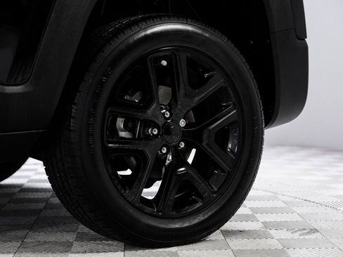Used 2023 Jeep Renegade Altitude w/ Sun/Sound Group AWD/4WD image 57