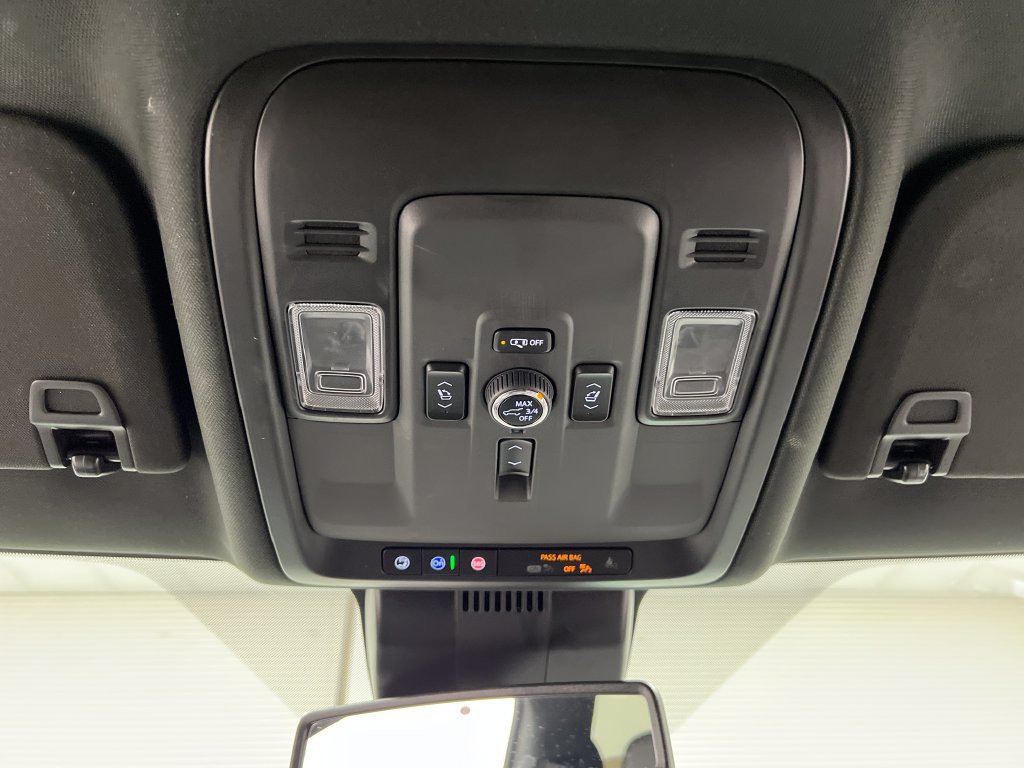 Used 2025 GMC Yukon XL Denali RWD image 69