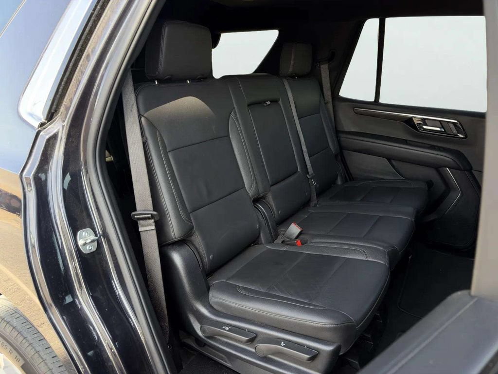 Used 2025 Chevrolet Tahoe LT AWD/4WD image 12
