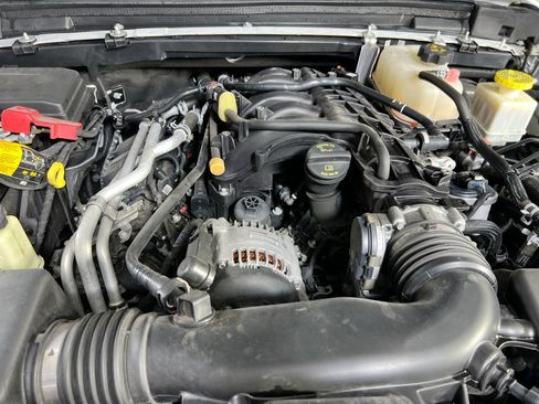 Used 2022 Jeep Gladiator Sport AWD/4WD image 27