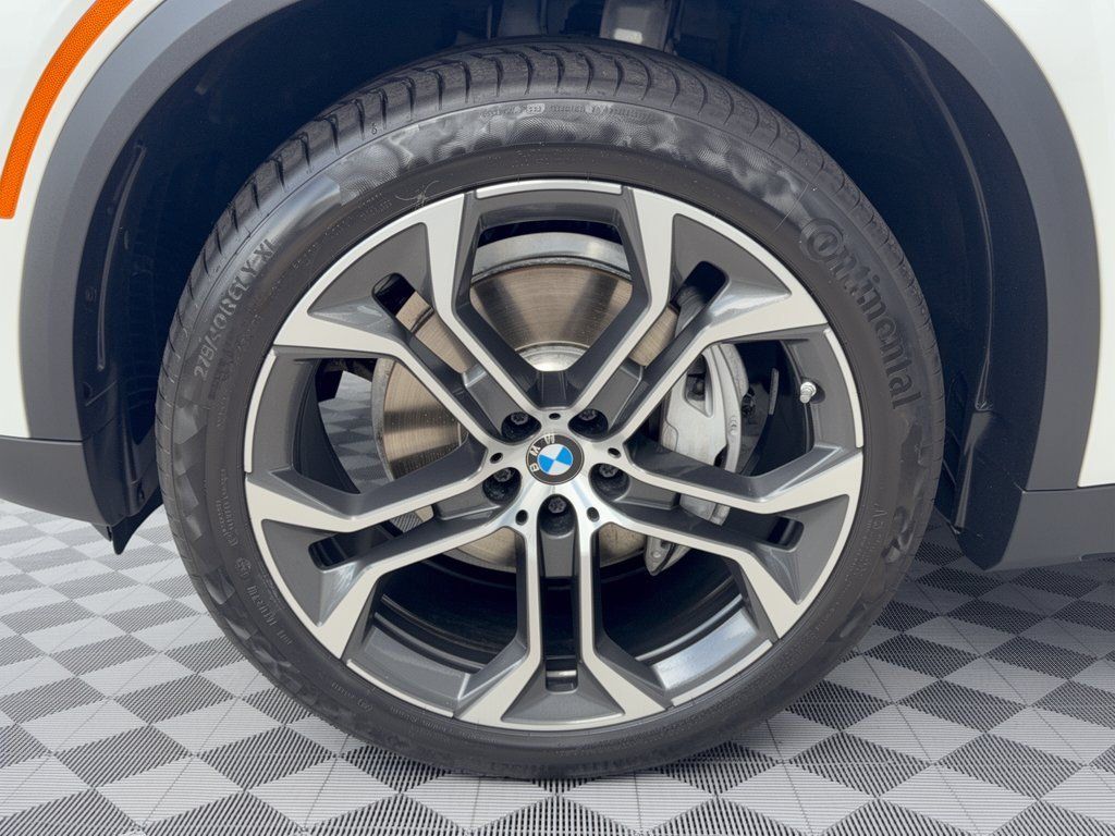 Used 2026 BMW X5 sDrive40i RWD image 13
