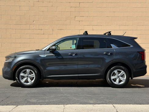 Used 2021 Kia Sorento LX FWD image 5