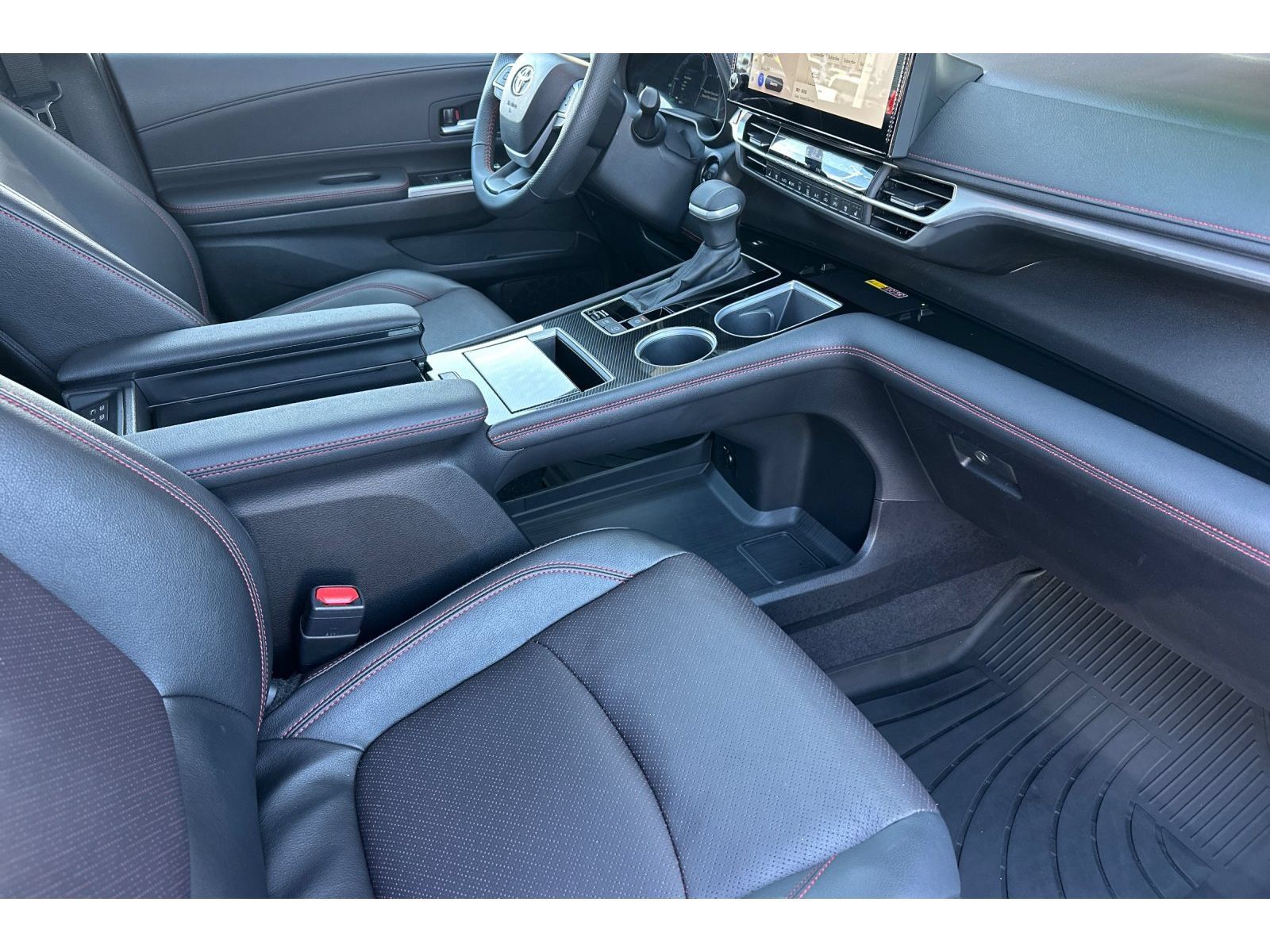 Used 2025 Toyota Sienna XSE w/ XSE Premium Package AWD/4WD image 20