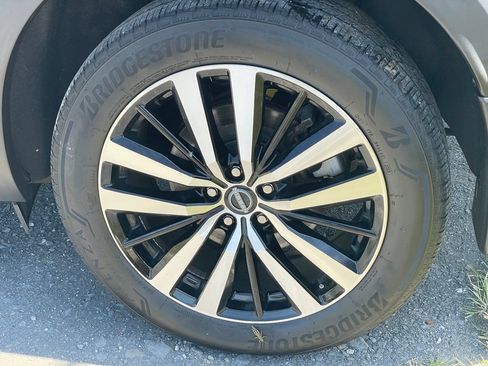 Certified 2023 Nissan Pathfinder Platinum AWD/4WD image 30