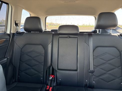 Used 2025 Volkswagen Atlas SE image 43