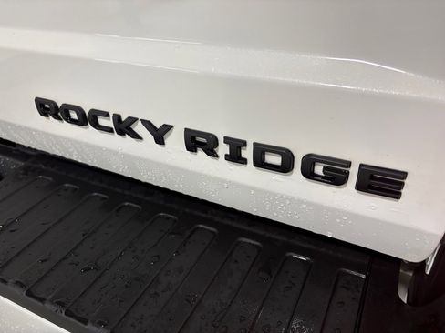 Used 2022 Ford F250 Lariat w/ Black Appearance Package image 36