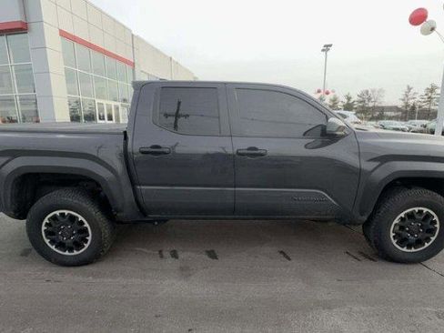 Used 2025 Toyota Tacoma TRD Off-Road image 4