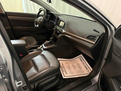 Used 2017 Hyundai Elantra Limited image 27