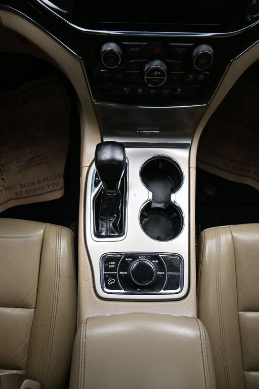 Used 2021 Jeep Grand Cherokee Limited AWD/4WD image 19