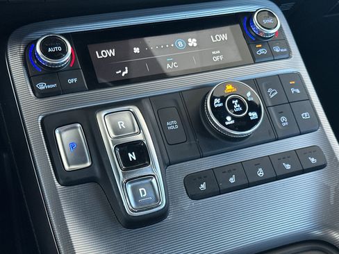 Used 2023 Hyundai Palisade Calligraphy image 22