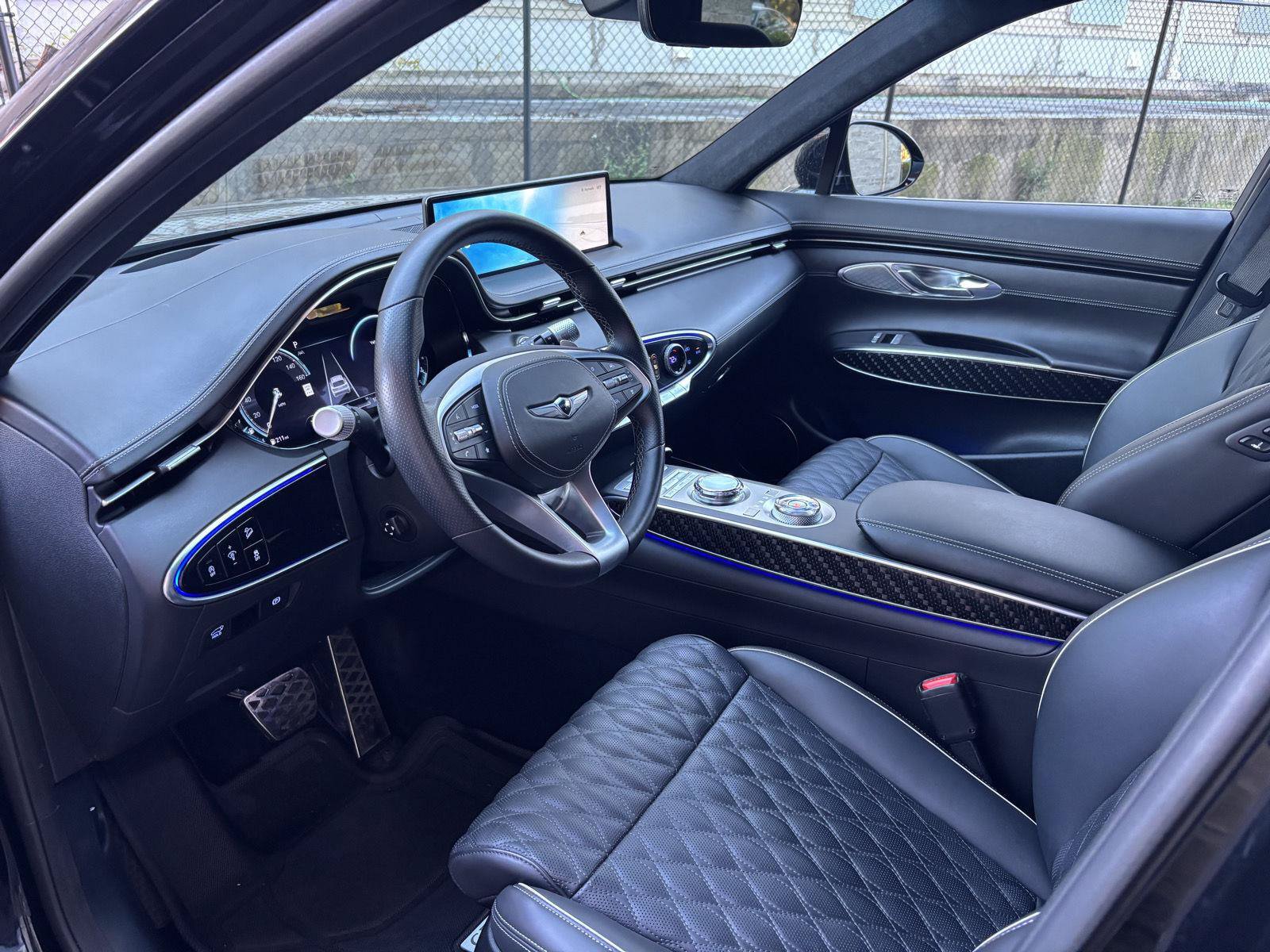 Used 2023 Genesis GV70 3.5T Sport w/ Sport Prestige Package AWD/4WD image 8