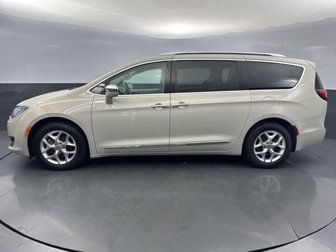 Used 2020 Chrysler Pacifica Limited w/ Advanced Safetytec Group image 3