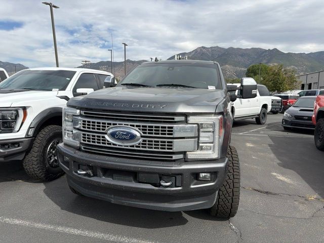 Used 2019 Ford F350 Platinum w/ Platinum Ultimate Package AWD/4WD image 4