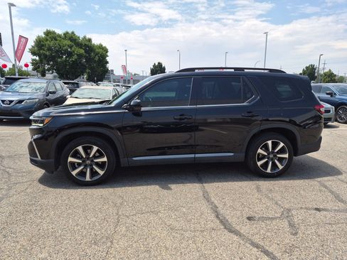 Used 2025 Honda Pilot Elite image 9