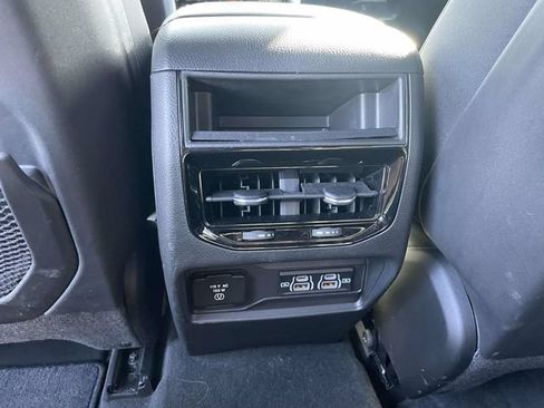 Used 2023 Jeep Grand Cherokee Altitude RWD image 14