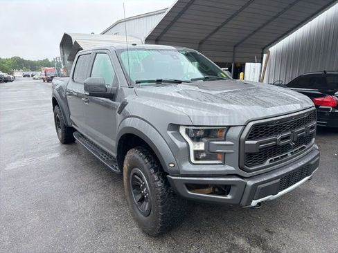 Used 2018 Ford F150 Raptor w/ Equipment Group 802A Luxury AWD/4WD image 2