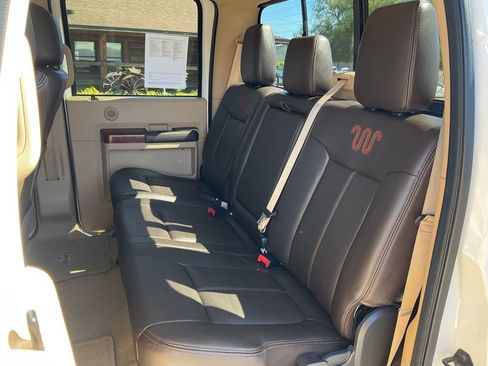 Used 2015 Ford F250 King Ranch w/ King Ranch w/Chrome Package image 26