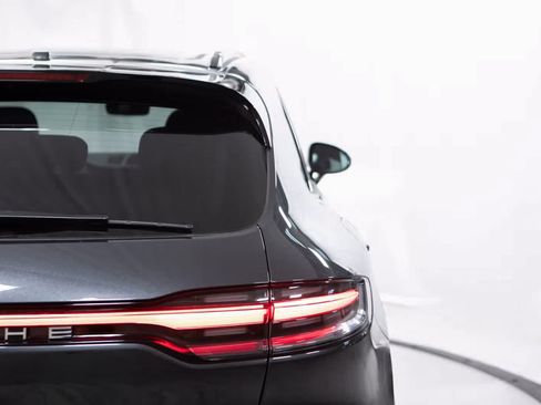 Certified 2026 Porsche Macan AWD/4WD image 21