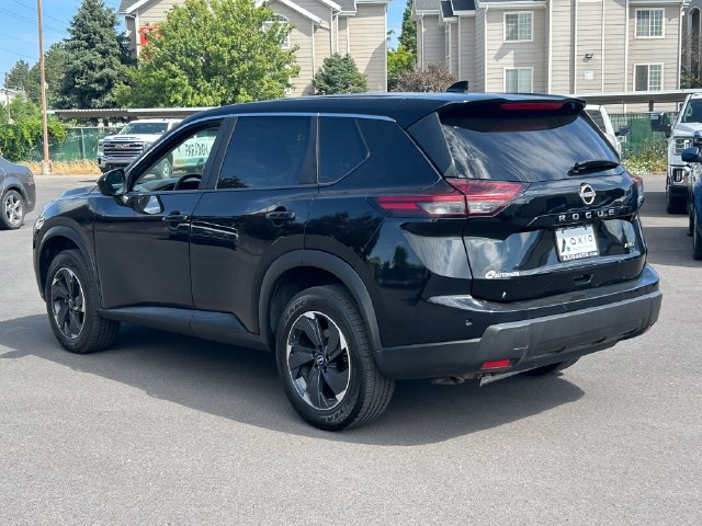 Used 2025 Nissan Rogue SV AWD/4WD image 6