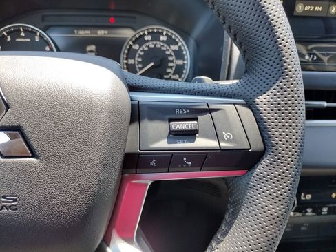 New 2026 Mitsubishi Outlander LE AWD/4WD image 28